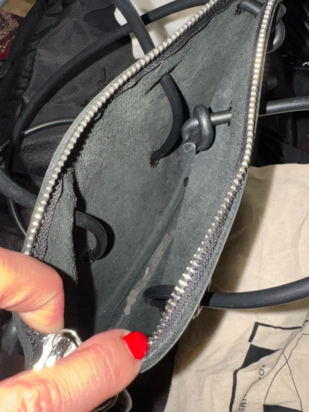 black 100% leather KOZHA NUMBERS utility purse with zipper closure - Picture 9 of 9